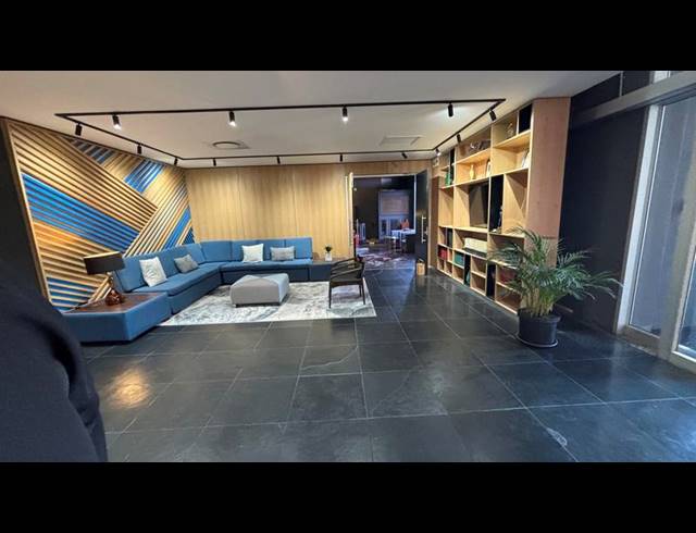 BUSINESS PROPERTY TO RENT IN PAARDEN EILAND